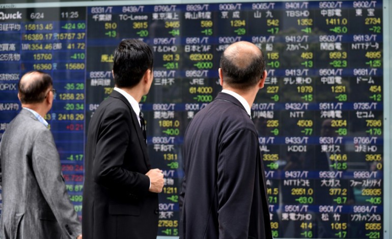 Tokyo (AFP). Les marchés financiers au seuil de la panique en Asie sur des craintes de Brexit