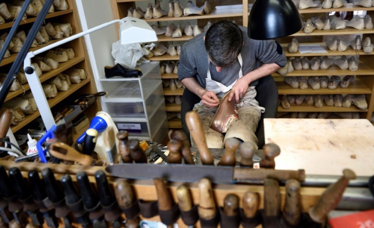 Paris (AFP). Les souliers Berluti, du cousu-main pour pieds fortunés
