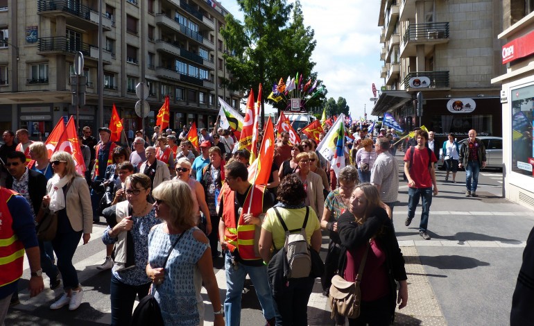 A Rouen, plusieurs milliers de manifestants défilent contre la loi Travail