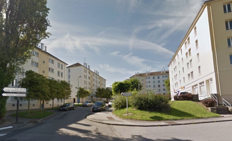 Incendie d'un appartement à Cherbourg : l'occupant hospitalisé, 20 pompiers mobilisés