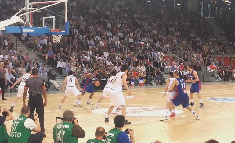 Basket à Rouen : les Bleus déroulent face au Japon pour la dernière de Parker en France