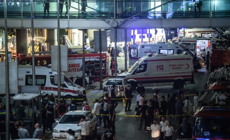 Istanbul (AFP). Attentat à l'aéroport d'Istanbul: 41 morts, 239 blessés
