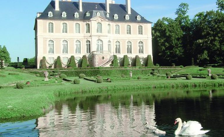 Art miniature et splendeur des jardins   au Château de Vendeuvre