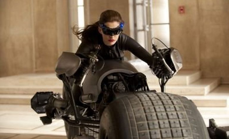 La sexy Anne Hathaway sera Catwoman dans le prochain Batman: Dark Knight Rises