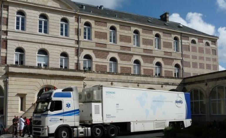 Un IRM mobile débarque à l'hôpital Pasteur de Cherbourg