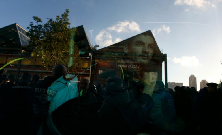 Paris (AFP). Camp de migrants à Paris: l'Etat va travailler aux côtés de la Ville
