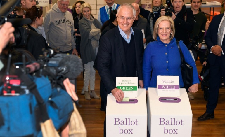 Sydney (AFP). Les Australiens votent à l'occasion d'un scrutin très serré