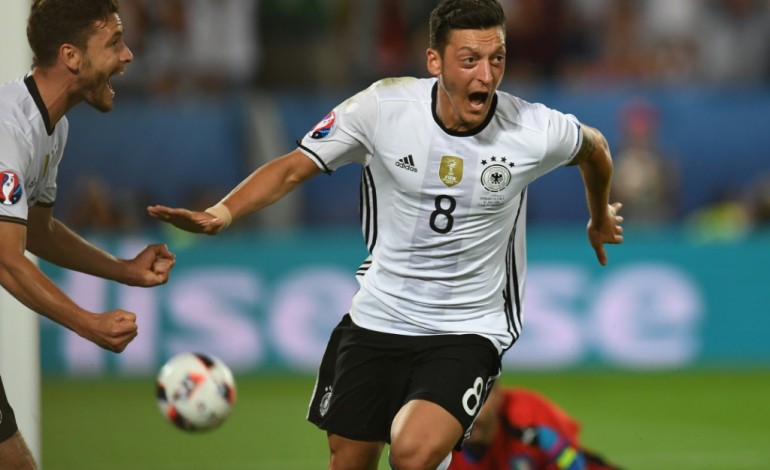 Bordeaux (AFP). Euro-2016: Özil ouvre le score pour l'Allemagne contre l'Italie