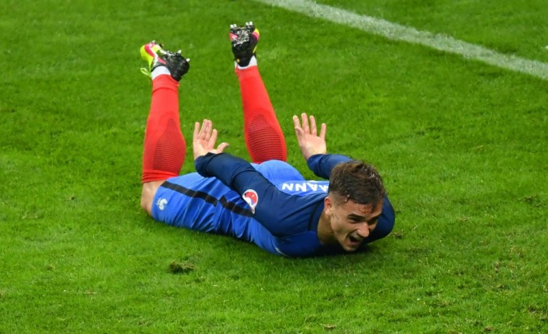 Saint-Denis (AFP). Euro-2016: la France mène 4-0 face à l'Islande à la mi-temps