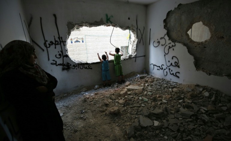 Qalandia (Palestinian Territories) (AFP). Israël démolit les maisons de deux Palestiniens auteurs d'une attaque meurtrière