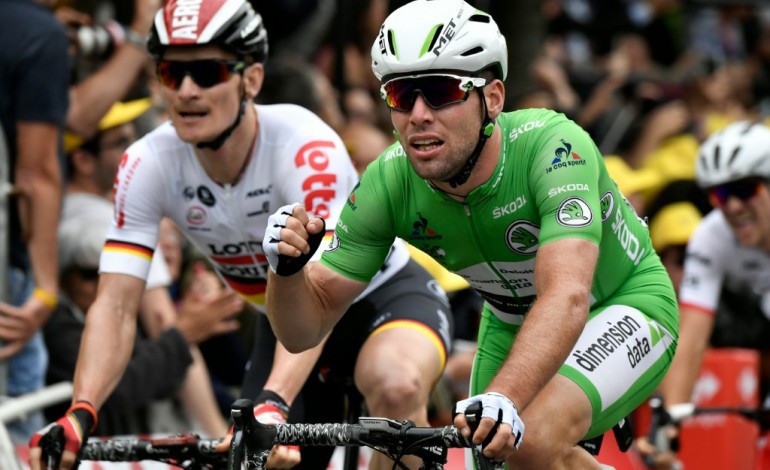 Angers (AFP). Tour de France: Cavendish remporte la 3e étape, Sagan conserve le maillot jaune