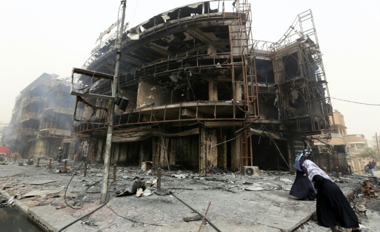 Bagdad (AFP). Irak: 30 morts dans une attaque de l'EI contre un mausolée chiite