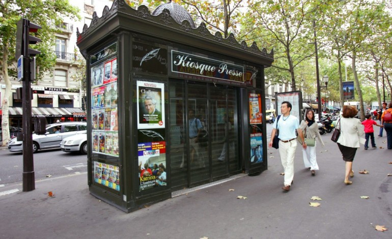 Paris (AFP). Des Parisiens à la rescousse de leurs kiosques à journaux