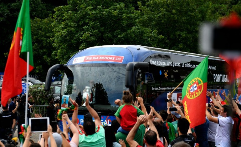 Lisbonne (AFP). Euro-2016: euphorique, le Portugal attend Ronaldo et les siens 
