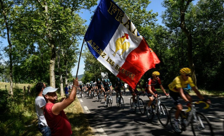 Bourg-Saint-Andéol (France) (AFP). Tour de France: 13e étape maintenue, caractère festif suspendu après l'attentat