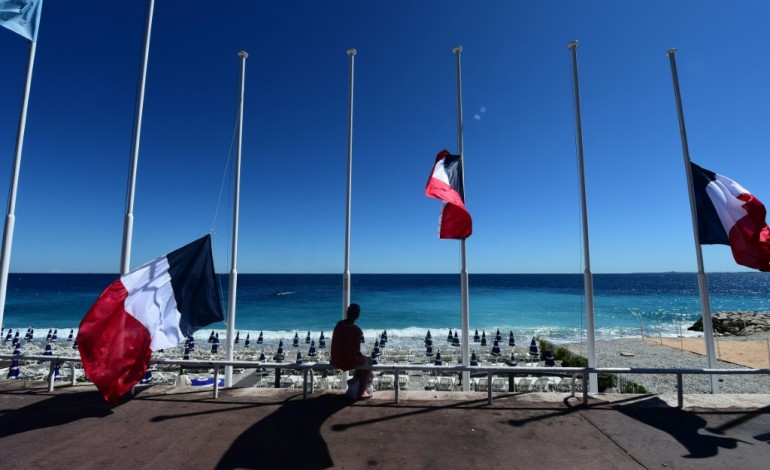 Nice (AFP). Attentat de Nice: la France commence un deuil national de trois jours