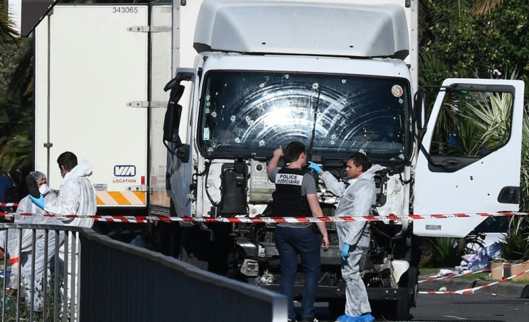 Paris (AFP). L'attentat de Nice: le film des événements