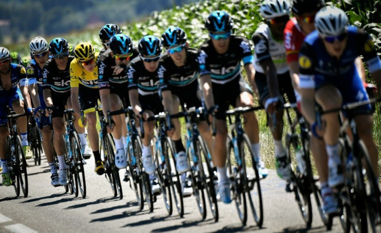 Villars-les-Dombes (France) (AFP). Tour de France: honneur au Grand Colombier lors de la 15e étape dans l'Ain