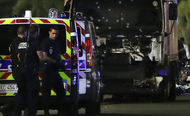 Paris (AFP). Nice: le camion n'avait pas le droit de circuler sur la Promenade des Anglais 