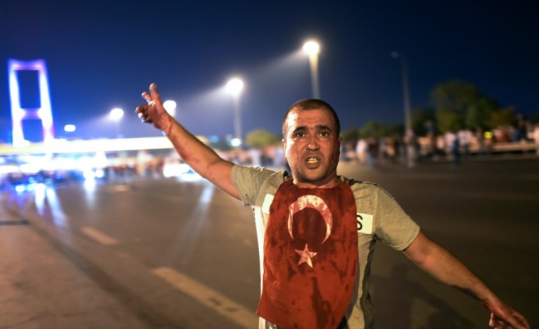 Istanbul (AFP). La nuit du putsch manqué en Turquie: deux photographes de l'AFP racontent