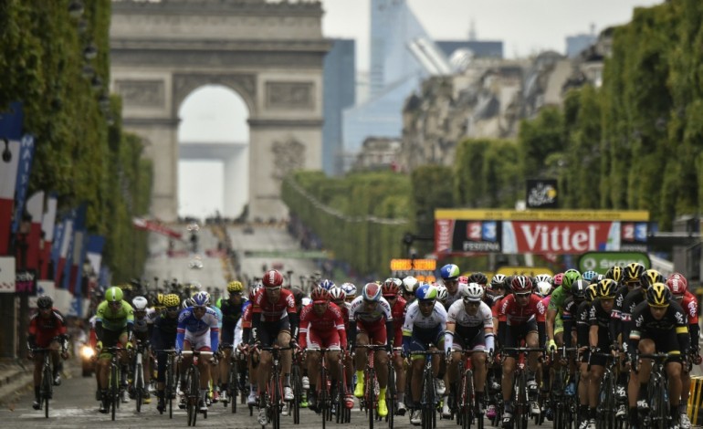 Chantilly (France) (AFP). Tour de France: en route pour les Champs-Elysées