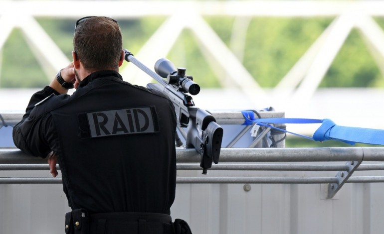 Paris (AFP). Prise d'otages à Rouen: au moins une personne tuée 