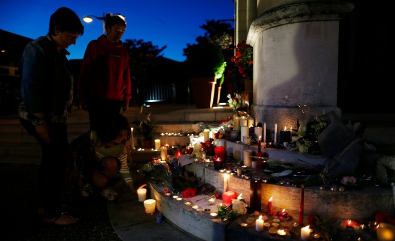 Saint-Etienne-du-Rouvray (France) (AFP). Prêtre égorgé : un jihadiste était sous bracelet électronique 