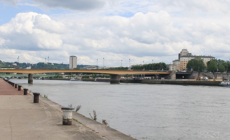 Rouen : le corps du conducteur de la voiture tombée dans la Seine a été retrouvé 