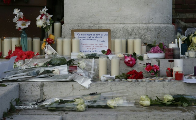 Paris (AFP). Prêtre assassiné: le deuxième tueur "formellement identifié"