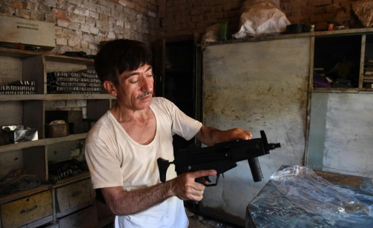 Darra Adamkhel (Pakistan) (AFP). Pakistan: le déclin d'un prospère bazar d'armes maison