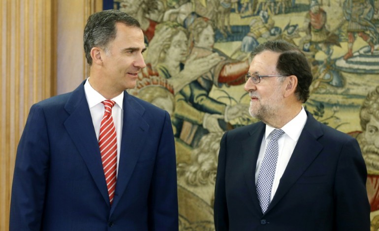 Madrid (AFP). Le roi d'Espagne demande à Rajoy de tenter de former un gouvernement