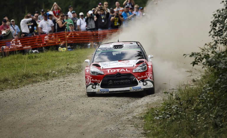 Jyväskylä (Finlande) (AFP). Rallye de Finlande: victoire du Britannique Kris Meeke (Citroën DS3) 