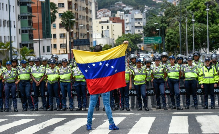 Caracas (AFP). Venezuela: feu vert pour le référendum anti-Maduro