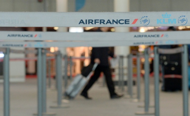 Paris (AFP). Air France va maintenir l'accord d'entreprise des hôtesses et stewards jusqu'en février 2017