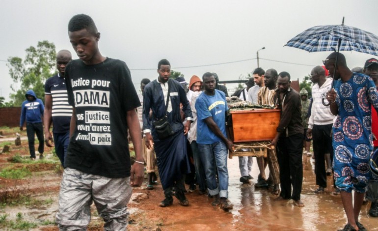 Bamako (AFP). Adama Traoré, mort en France, n'a pas la nationalité malienne, affirme Bamako