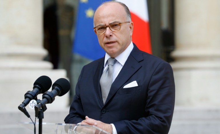 Paris (AFP). Menace terroriste: Cazeneuve à Lourdes et dans le Var ce weekend