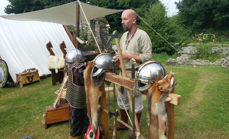  Manche : Invasion pacifique de vikings au château de Gratot