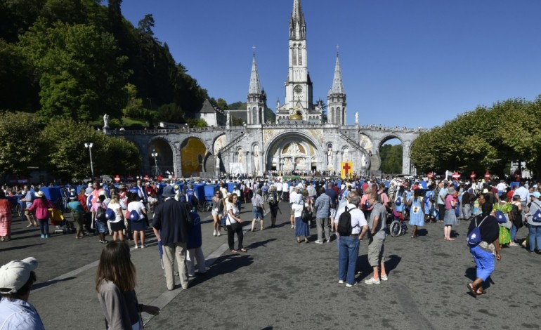 Lourdes (AFP). Les catholiques célèbrent l'Assomption, en particulier à Lourdes
