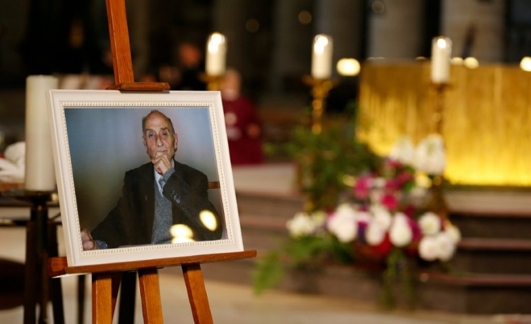 Pontoise (France) (AFP). L'un des deux assassins du père Hamel inhumé en banlieue parisienne