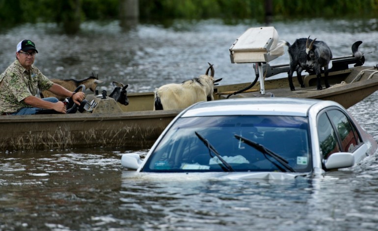 Washington (AFP). Obama tente d'évacuer en Louisiane les critiques après les inondations