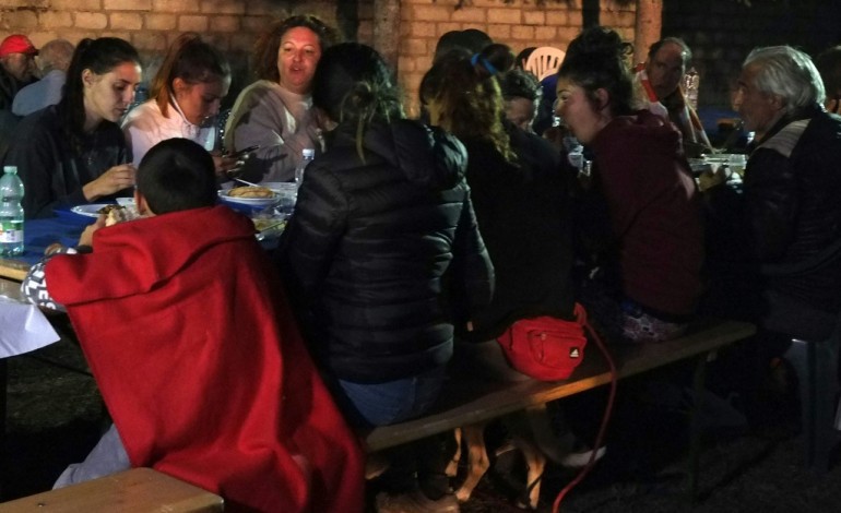 Amatrice (Italie) (AFP). Séisme en Italie: une quarantaine de secousses dans la nuit