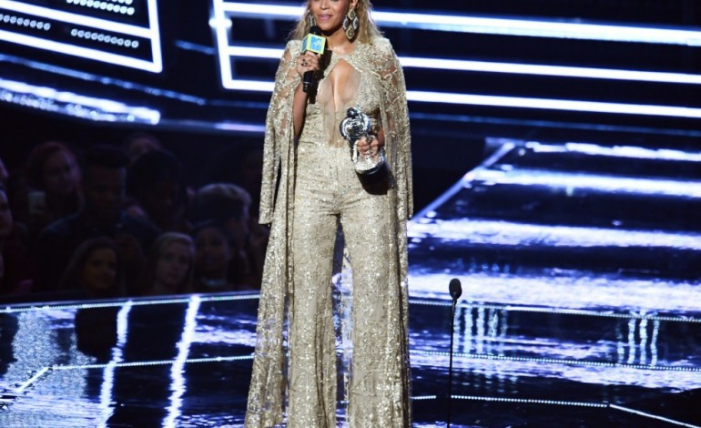 New York (AFP). Beyoncé prix de la Vidéo de l'Année aux VMA pour "Formation"