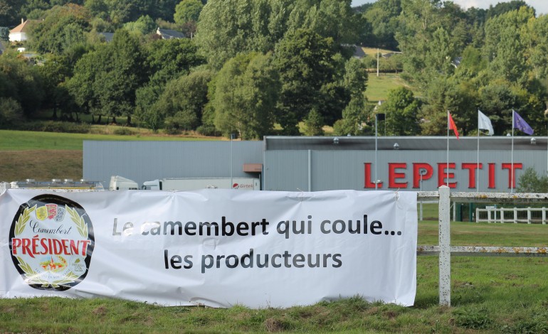 Crise du lait : "Lactalis est capable de payer 300 Euros pour 1000 litres de lait"
