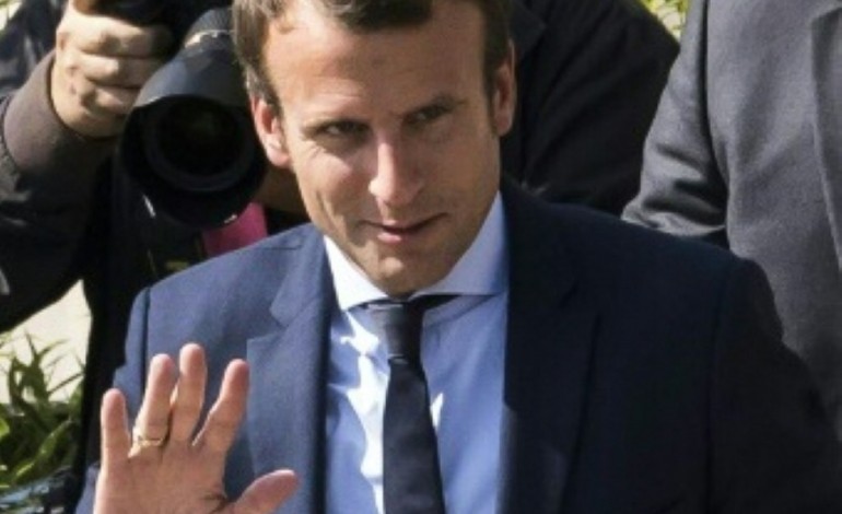 Paris (AFP). Macron a présenté sa démission, Sapin nommé ministre de l'Economie