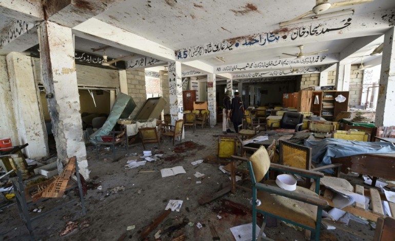 Mardan (Pakistan) (AFP). Pakistan: 14 morts dans un tribunal, des chrétiens visés