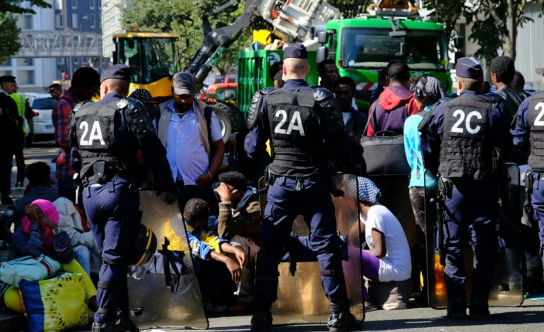 Paris (AFP). Migrants: nouvelle évacuation d'un campement à Paris 