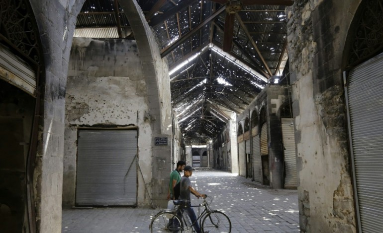 Homs (Syrie) (AFP). Défiguré par la guerre, le souk de Homs veut retrouver son charme