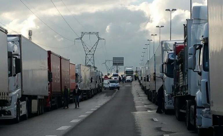 A Caen, les routiers se mobilisent vendredi sur le périphérique