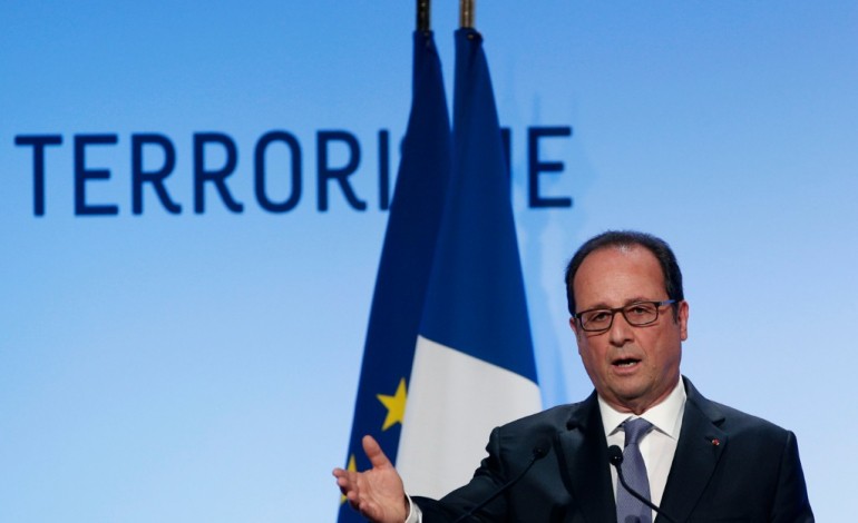 Paris (AFP). Présidentielle: Hollande sera bien candidat, estiment les éditorialistes