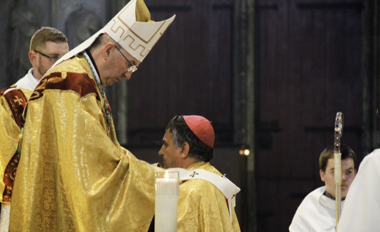 Normandie : l'archevêque de Rouen reçoit le Pallium, une première en France [PHOTOS]